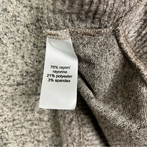 Maurices Sweater Women’s 1X Gray Red Plaid 3/4 Sleeve Pullover Crew Neck Relaxed - Picture 11 of 11